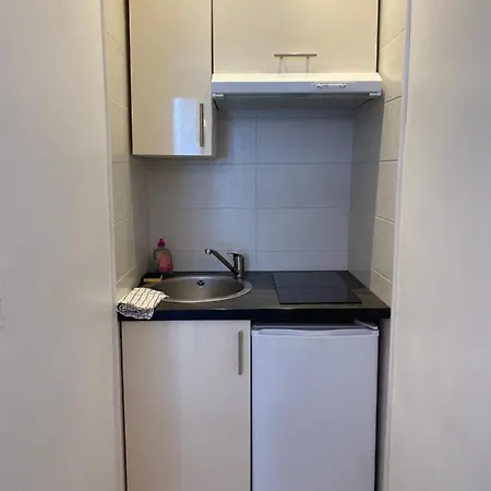 Foch Apartment *